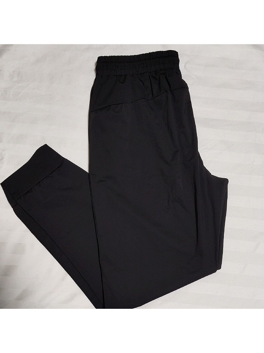 Women's Bolt Joggers - Picture 3 of 5